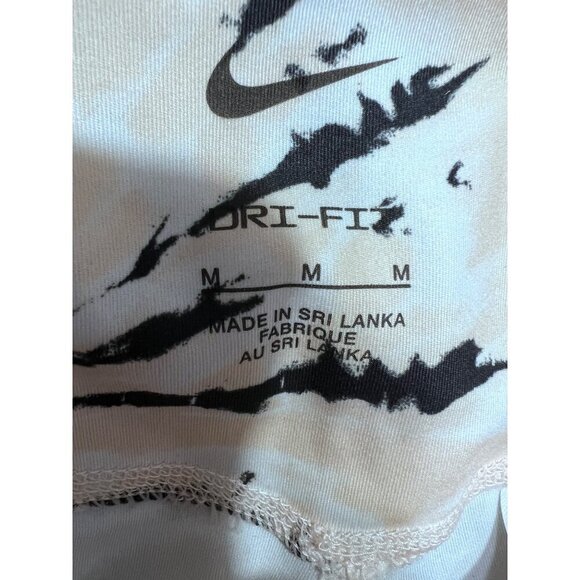 Nike dri fit one luxe leggings women size medium - Picture 7 of 7